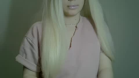 DitaMilton online show from February 12, 8:40 pm