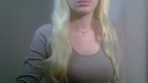 DitaMilton online show from November 27, 7:54 pm