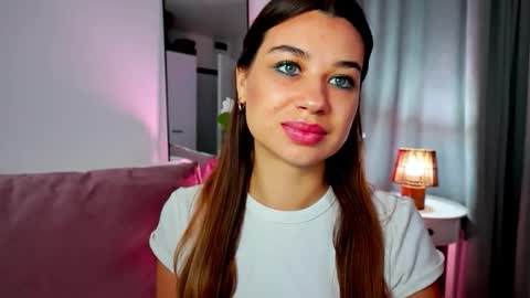 Tia online show from November 4, 3:41 am