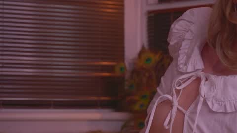 Eva and Lucia online show from March 1, 12:26 am