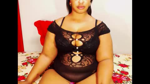 Snapshot of divinebooty93 chatting on October 22, 6:05 am divinebooty93 online show from October 22, 6:05 am