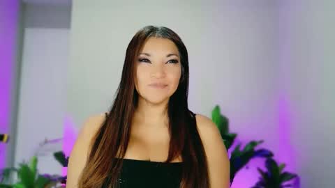 DivineLynn online show from December 1, 6:50 pm