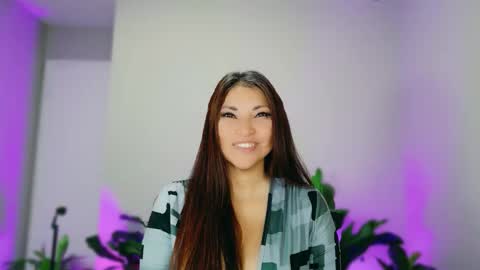 DivineLynn online show from December 5, 2:48 pm