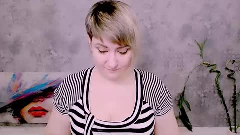 djullia online show from February 28, 8:18 am