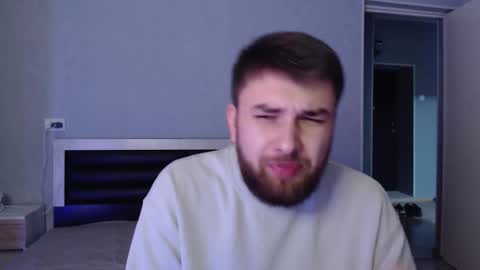 do_you_feel_pain online show from October 19, 5:50 pm