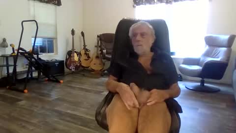 dogluc7 online show from February 2, 6:42 pm