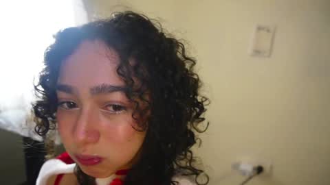 Snapshot of doll4you_ chatting on December 24, 7:28 am Alice y Ros online show from December 24, 7:28 am