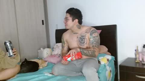 Auro and Santiago online show from February 4, 3:22 am