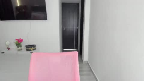 doll_oriana online show from February 27, 11:59 pm