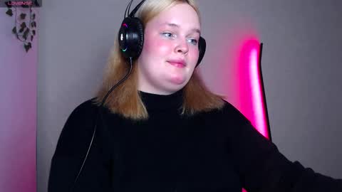 Miss Rose online show from October 25, 7:03 pm