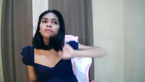 Snapshot of dolly_angel2 chatting on January 7, 3:44 pm dolly_angel2 online show from January 7, 3:44 pm