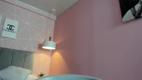 Call me Zoe  online show from October 31, 8:15 am