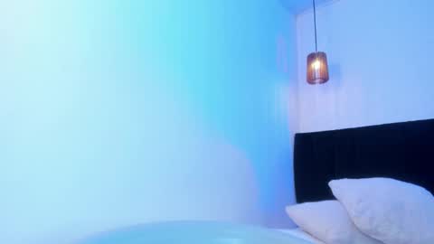 Call me Zoe  online show from May 29, 12:25 pm