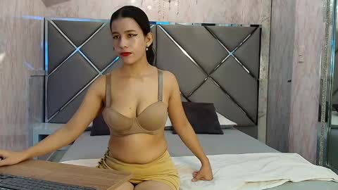 Dollyboobsy  online show from April 16, 12:49 pm