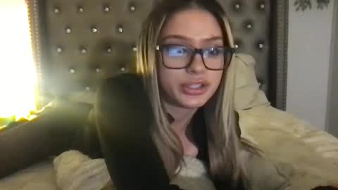 Snapshot of dominabrat chatting on October 7, 7:48 am Marissa Rae online show from October 7, 7:48 am