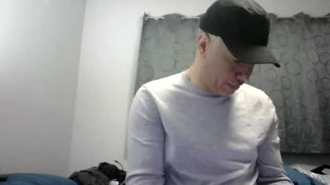 luis online show from December 21, 5:14 am