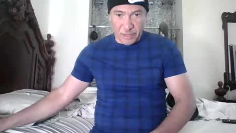 luis online show from March 4, 2:08 am