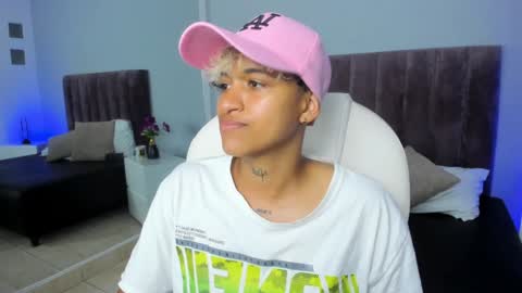 Dominick  online show from February 8, 1:00 am