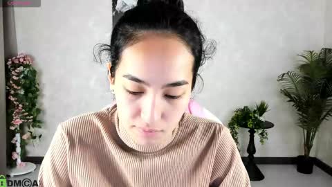 Snapshot of donnaa_drew chatting on October 15, 3:10 am Aura online show from October 15, 3:10 am