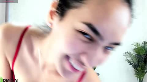 Snapshot of donnaa_drew chatting on October 8, 4:07 am Aura online show from October 8, 4:07 am
