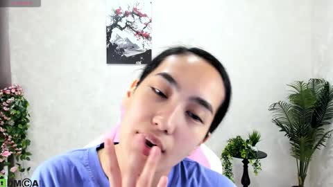 Snapshot of donnaa_drew chatting on October 20, 2:38 am Aura online show from October 20, 2:38 am