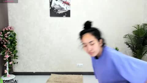 Snapshot of donnaa_drew chatting on October 21, 2:49 am Aura online show from October 21, 2:49 am
