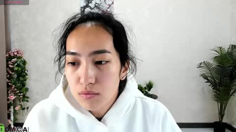 Snapshot of donnaa_drew chatting on October 6, 3:24 am Aura online show from October 6, 3:24 am