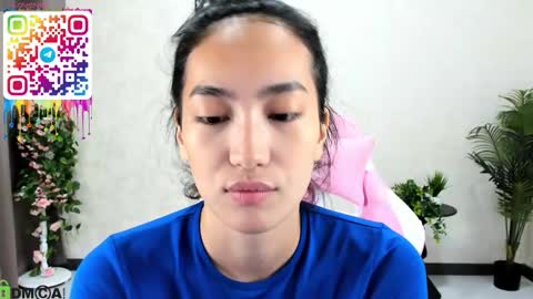 Snapshot of donnaa_drew chatting on October 23, 3:08 am Aura online show from October 23, 3:08 am