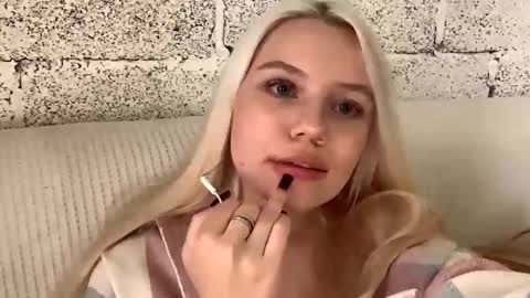 Snapshot of donnettakeblish chatting on October 20, 12:43 pm Stella online show from October 20, 12:43 pm