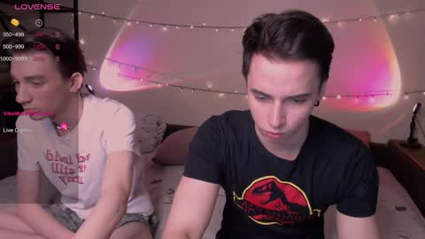 Snapshot of dontknowloool chatting on January 8, 8:06 am EliotKenny online show from January 8, 8:06 am