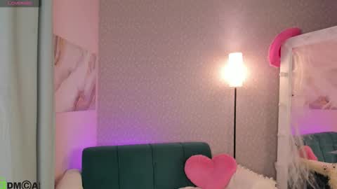 Dora EXOMI online show from October 26, 1:39 am