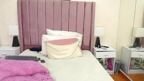 Anny online show from April 13, 3:38 pm