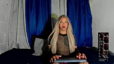 Nicolle online show from October 10, 8:46 pm