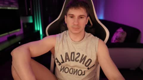 Dorian Reyes online show from March 1, 1:11 am