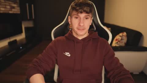 Dorian Reyes online show from March 12, 9:29 pm