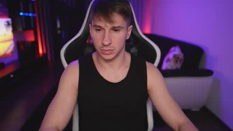 Dorian Reyes online show from November 29, 1:24 am