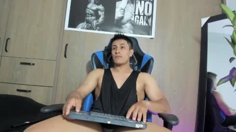 dorman_boy online show from May 17, 3:27 am