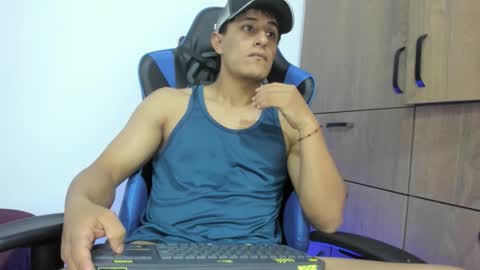 dorman_boy online show from December 23, 3:56 am