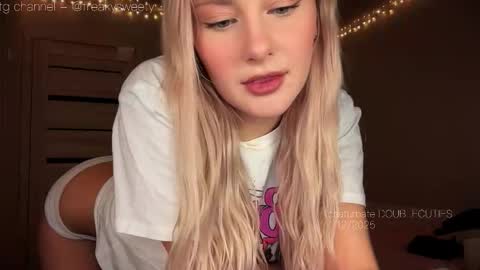 Lana  Eva  dont forget to give us a thumb up online show from December 1, 1:31 pm