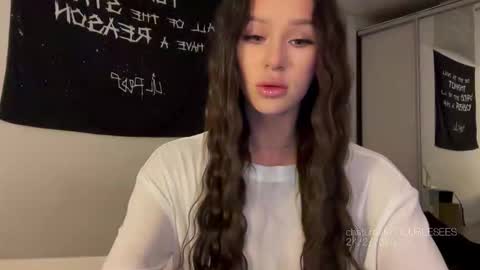 MOLLYYYY dont forget to give me a thumb up online show from February 24, 10:29 am