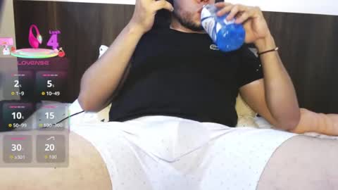 drake420_ online show from August 8, 8:13 am