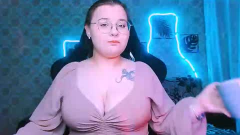 dreamforyoue2 online show from February 24, 7:50 pm