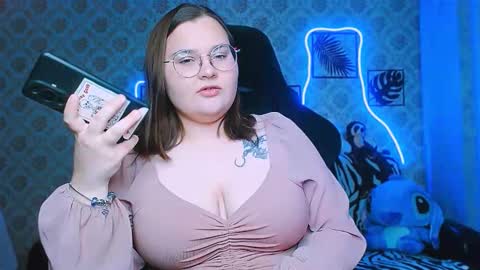 dreamforyoue2 online show from October 5, 7:32 pm