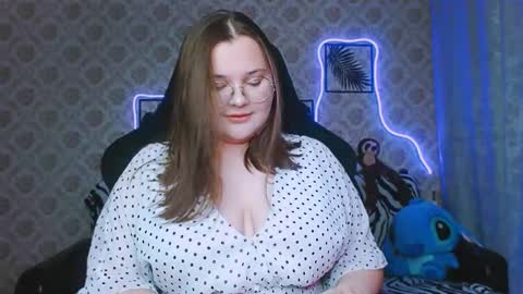 dreamforyoue2 online show from September 12, 8:33 pm