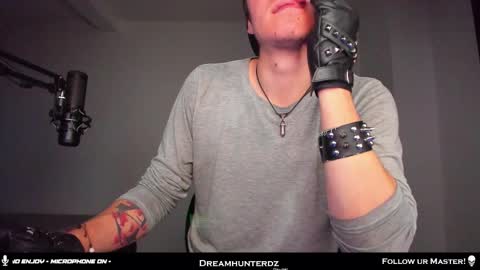 Your lord. - ONLINE  1500 Pm to 2100 Pm - New York Hour online show from December 19, 11:11 pm