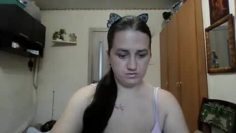 dreamiebelle online show from November 5, 11:45 am