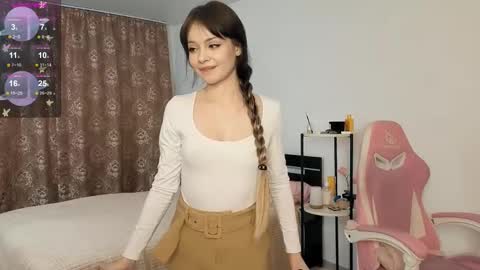 Snapshot of dreamsnoir chatting on September 20, 6:11 pm Mila online show from September 20, 6:11 pm