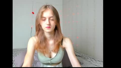 dreamy_pollyyy online show from June 24, 5:25 am