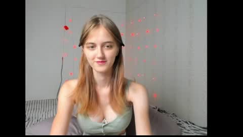 dreamy_pollyyy online show from July 2, 7:41 pm