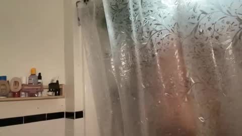 RIRI OR DREAMY online show from March 22, 6:34 pm